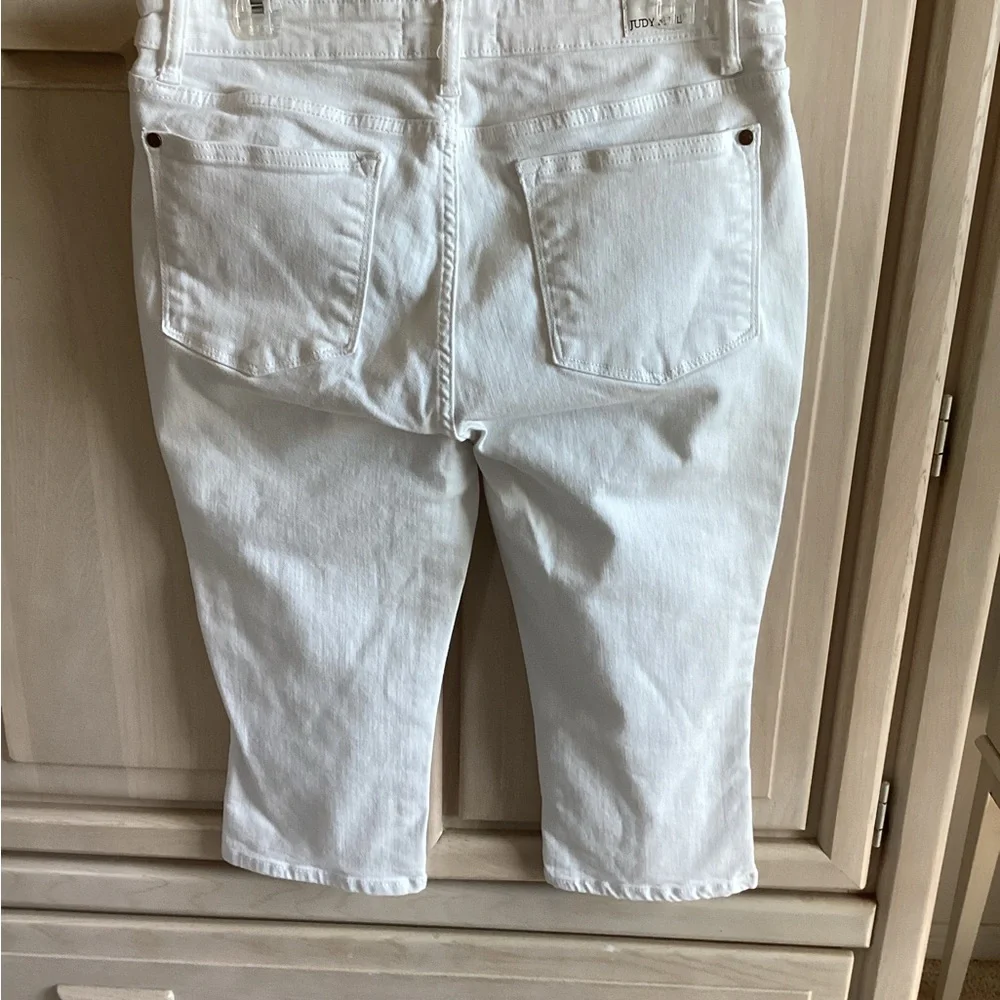 Judy Blue capris - Picture 3 of 12
